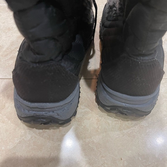 Northface Snowboots - Picture 3 of 6